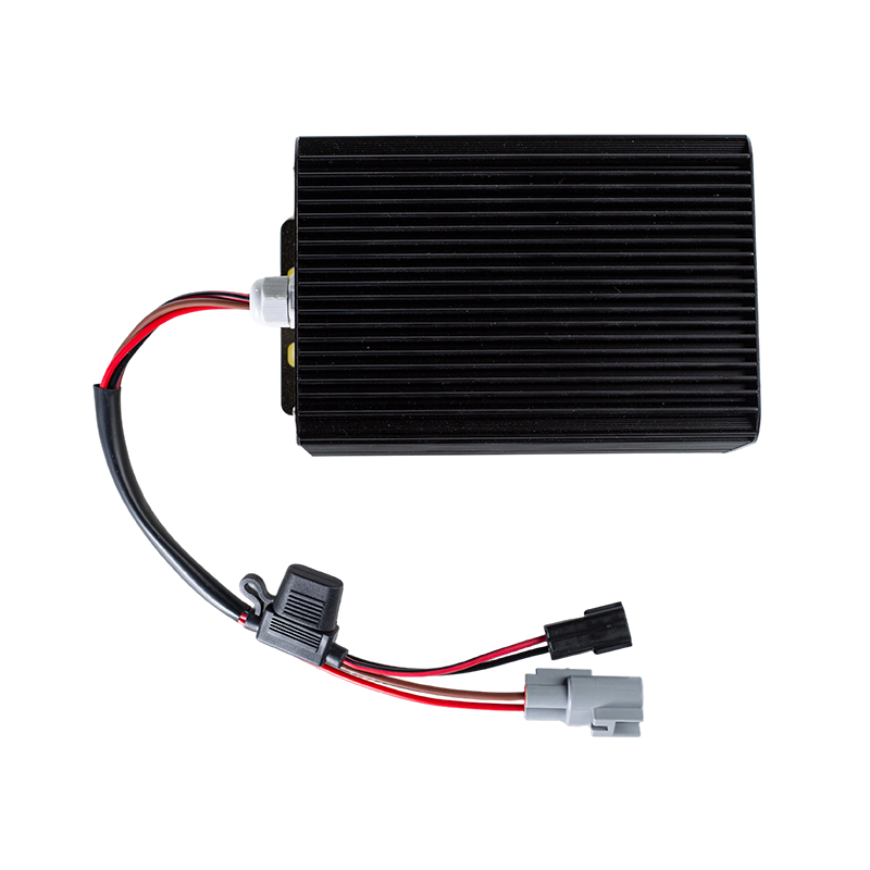 Hoog rendement Stabiele uitgang IP65 Stofdicht Oliebestendig DC80V Brede ingang Vorkheftruck DC-DC Spanningsverlagende module